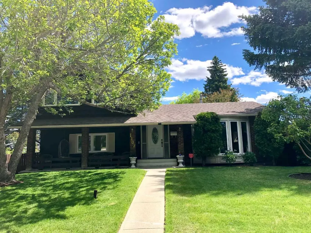 1102 Lake Christina Way SE Calgary AB T2J 2R3