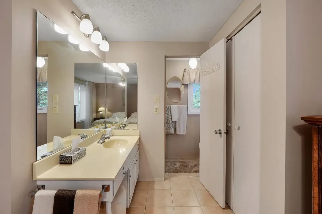 1102 Lake Christina Way SE Calgary AB T2J 2R3