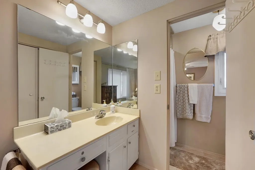 1102 Lake Christina Way SE Calgary AB T2J 2R3