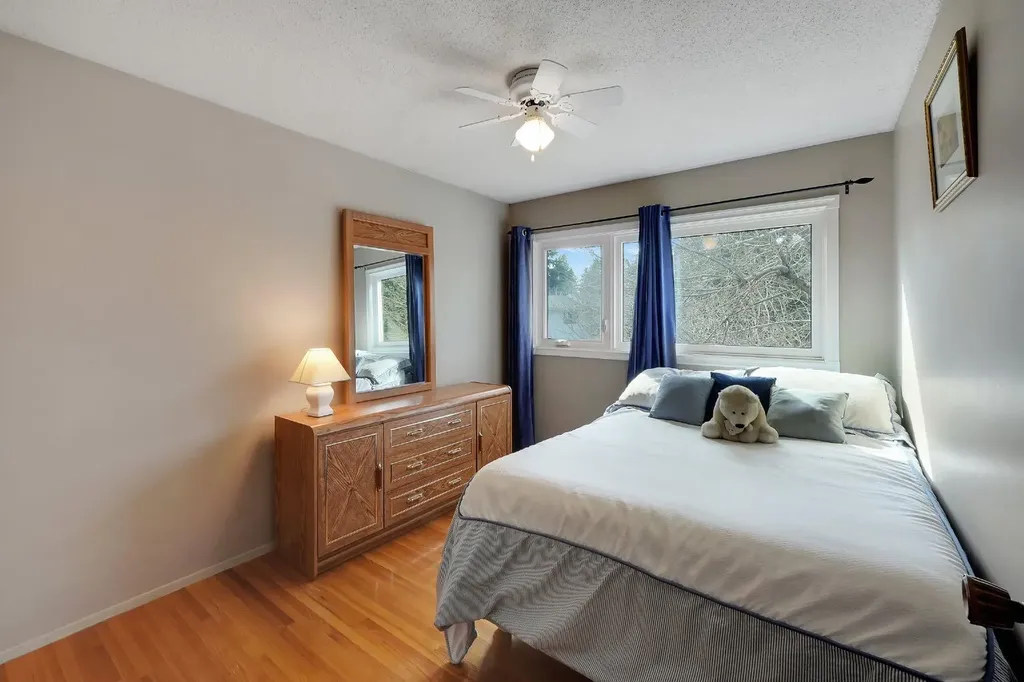 1102 Lake Christina Way SE Calgary AB T2J 2R3