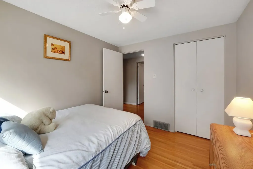 1102 Lake Christina Way SE Calgary AB T2J 2R3