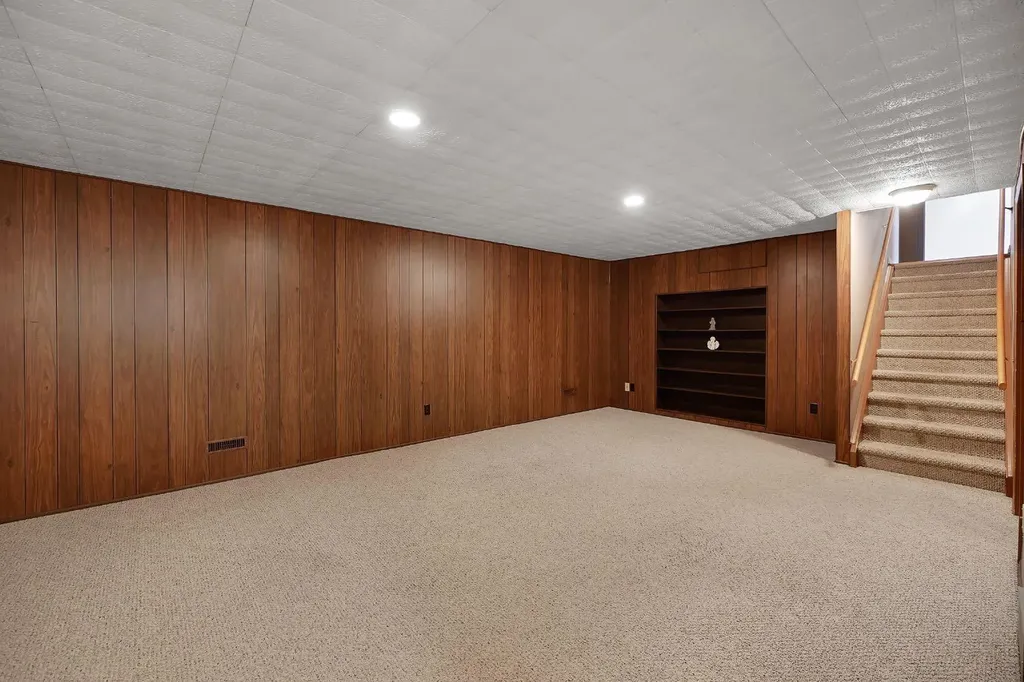 1102 Lake Christina Way SE Calgary AB T2J 2R3