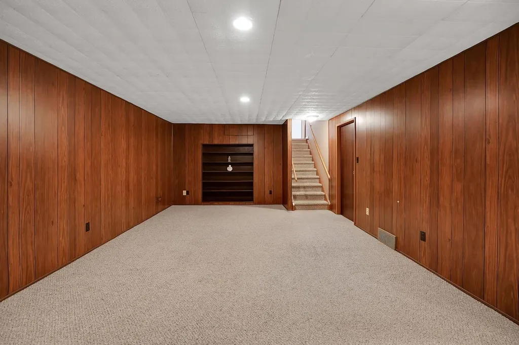 1102 Lake Christina Way SE Calgary AB T2J 2R3
