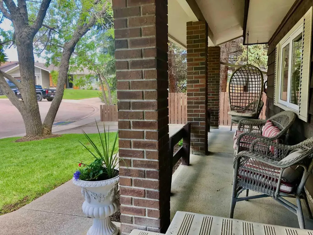 1102 Lake Christina Way SE Calgary AB T2J 2R3