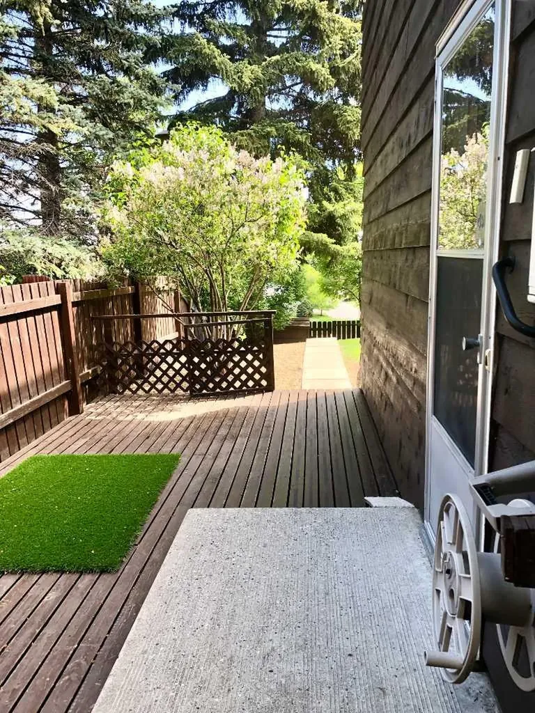 1102 Lake Christina Way SE Calgary AB T2J 2R3
