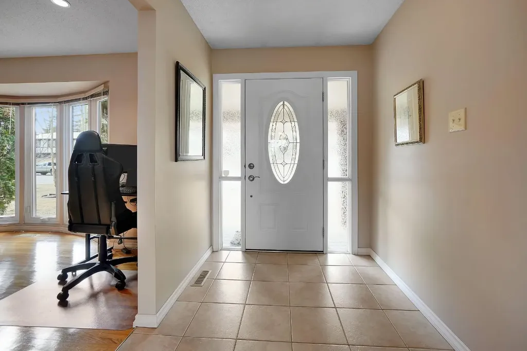 1102 Lake Christina Way SE Calgary AB T2J 2R3