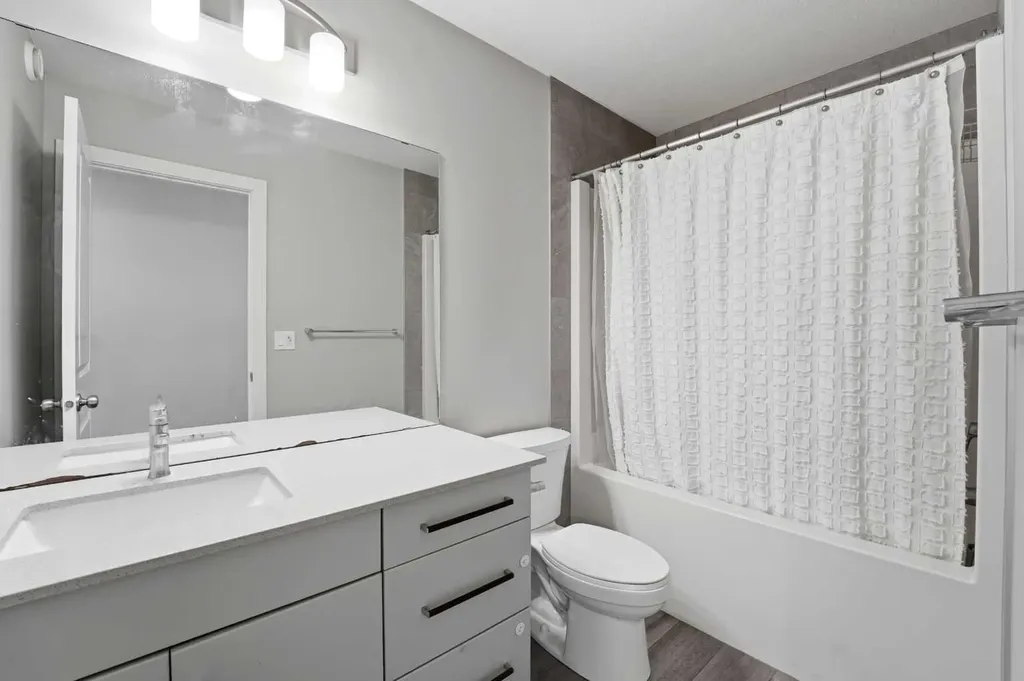 39 Lake Street Rural Red Deer County AB T4E 3L9