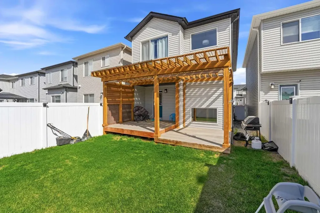 39 Lake Street Rural Red Deer County AB T4E 3L9
