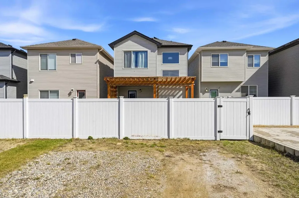 39 Lake Street Rural Red Deer County AB T4E 3L9