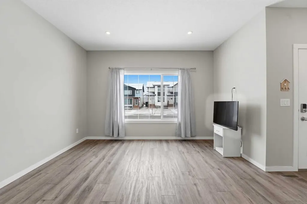 39 Lake Street Rural Red Deer County AB T4E 3L9