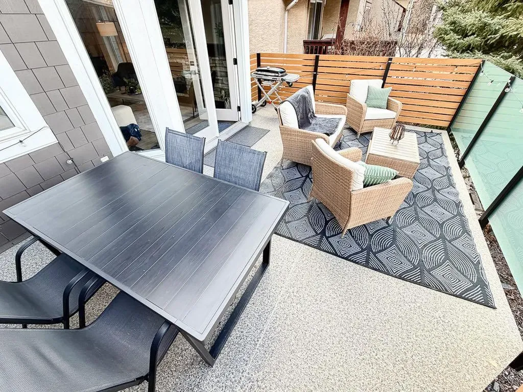 729 7th Canmore AB T1W 2C3