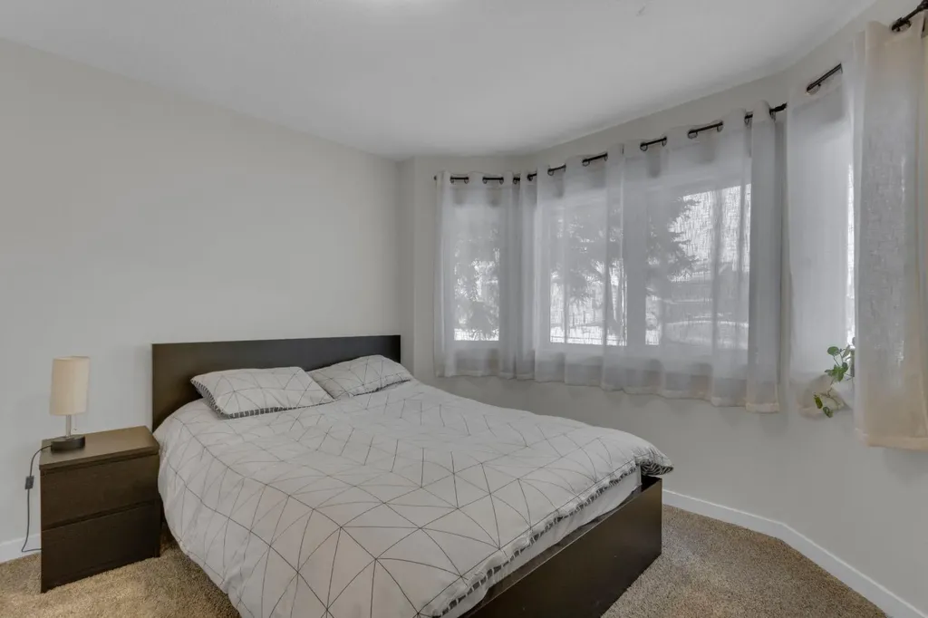 729 7th Canmore AB T1W 2C3
