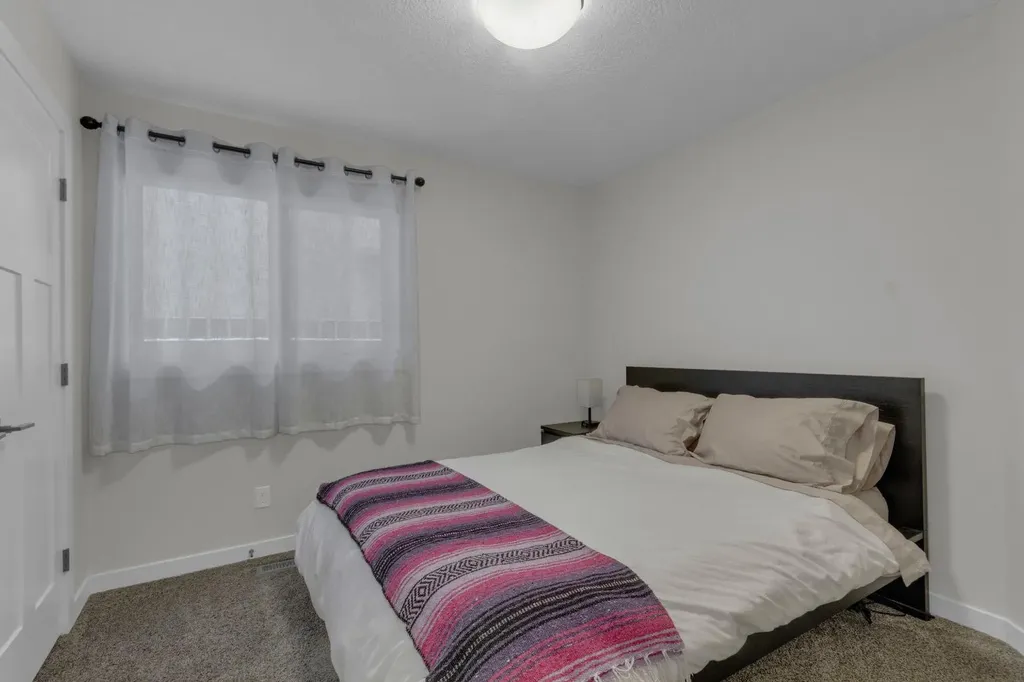 729 7th Canmore AB T1W 2C3