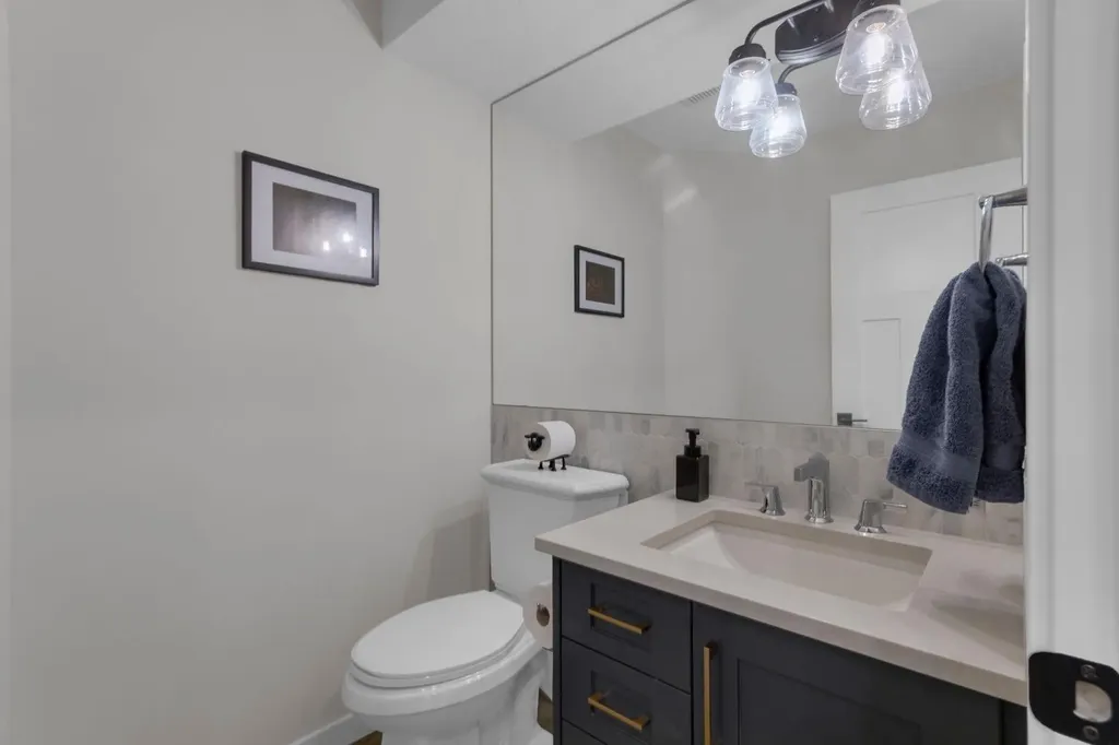 729 7th Canmore AB T1W 2C3