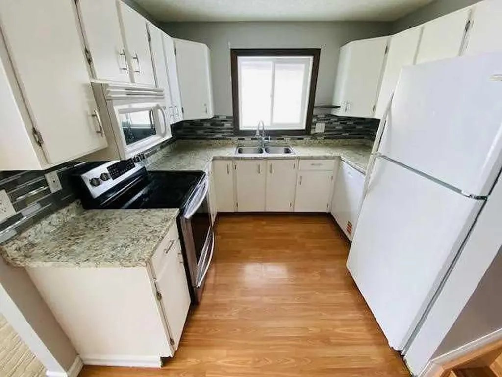 428 Boutin Avenue Hinton AB T7V 1A2