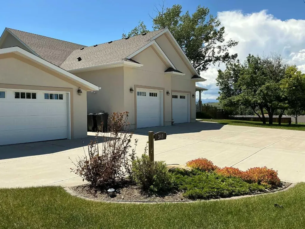 341 1 Avenue SE Diamond Valley AB T0L 0H0