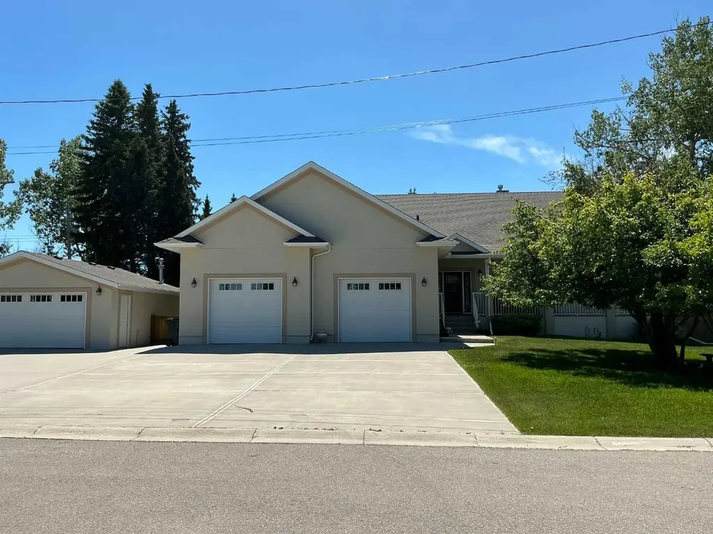 341 1 Avenue SE Diamond Valley AB T0L 0H0