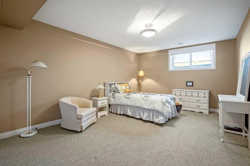341 1 Avenue SE Diamond Valley AB T0L 0H0