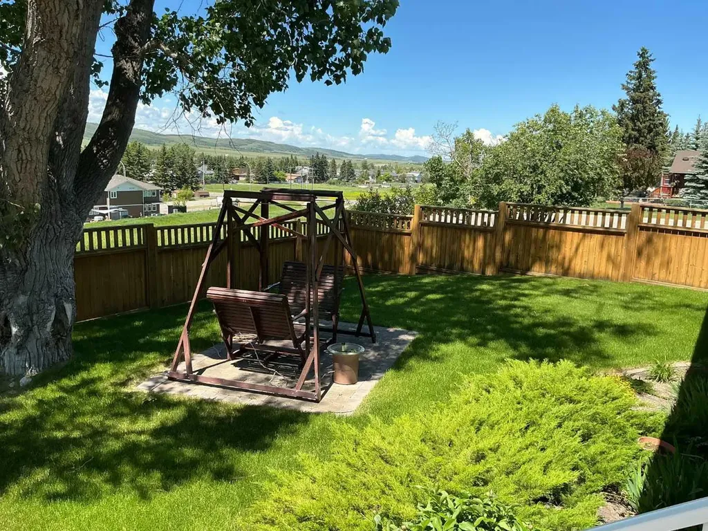 341 1 Avenue SE Diamond Valley AB T0L 0H0