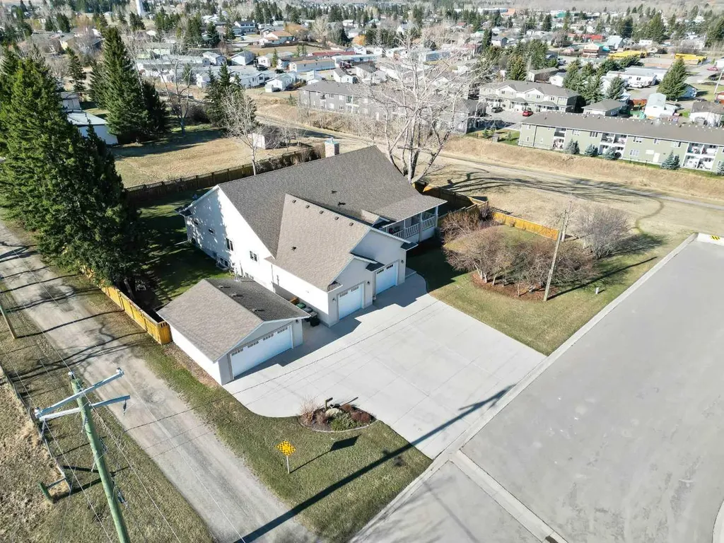 341 1 Avenue SE Diamond Valley AB T0L 0H0