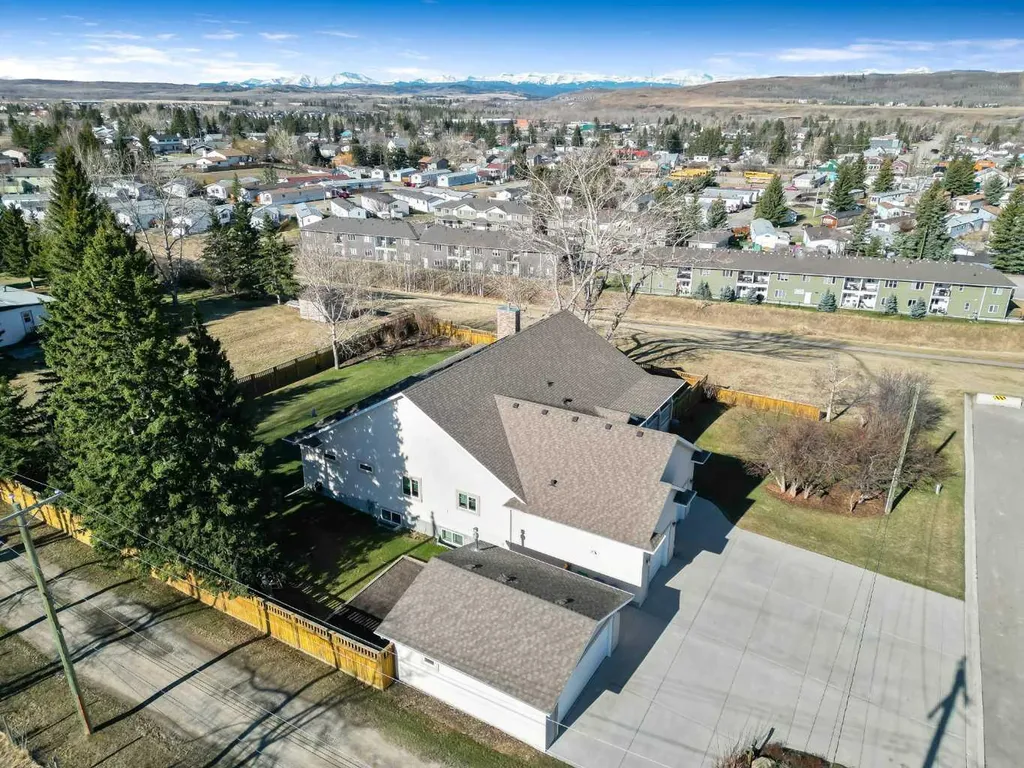341 1 Avenue SE Diamond Valley AB T0L 0H0
