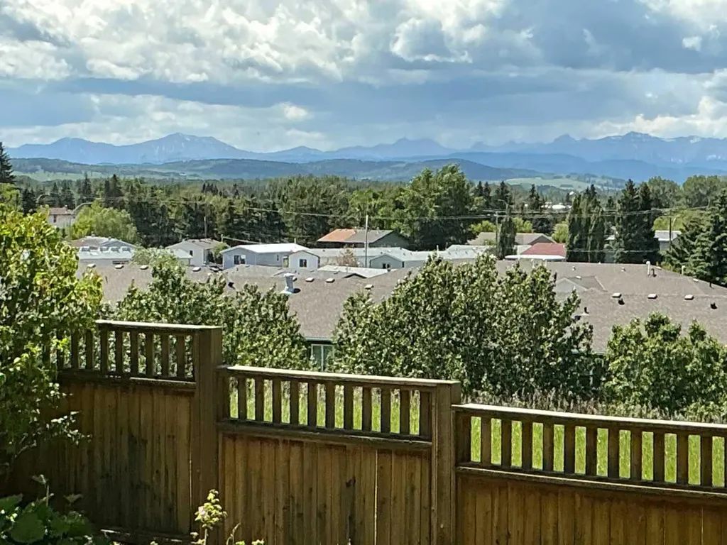 341 1 Avenue SE Diamond Valley AB T0L 0H0