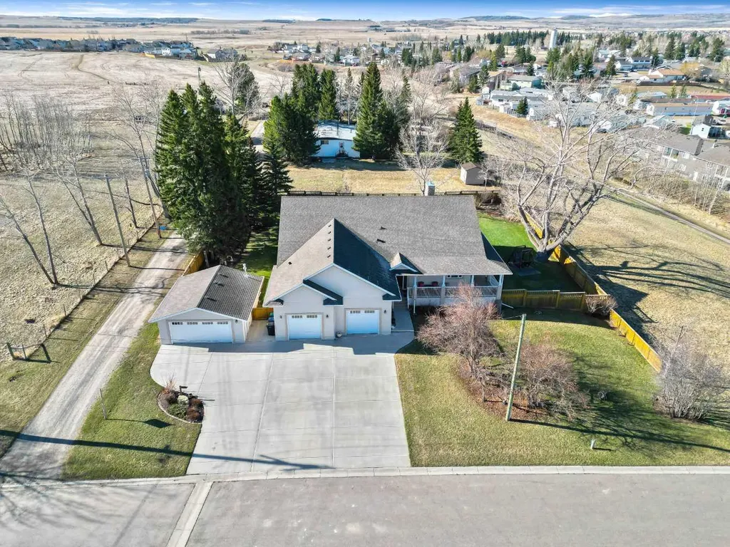 341 1 Avenue SE Diamond Valley AB T0L 0H0