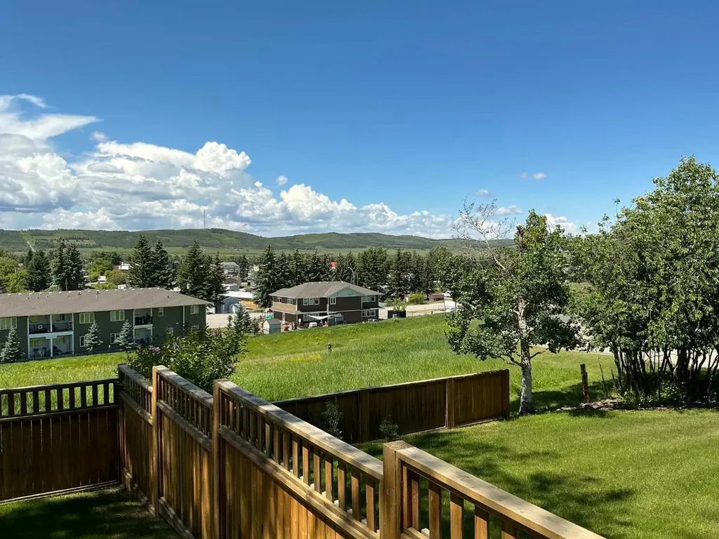 341 1 Avenue SE Diamond Valley AB T0L 0H0