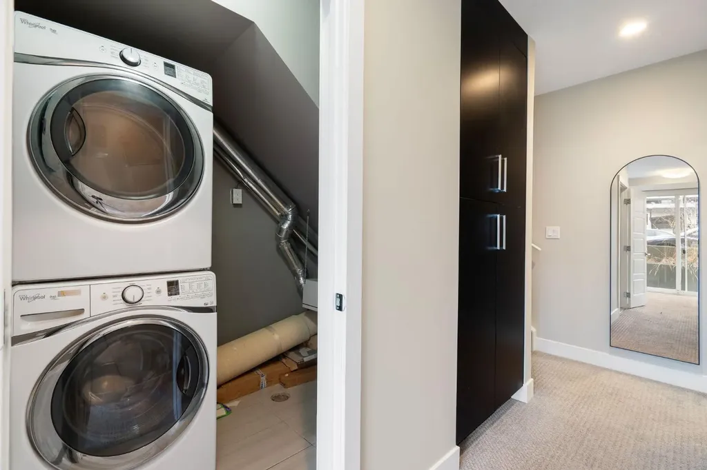 1808 27 Avenue SW Calgary AB T2T 1H1