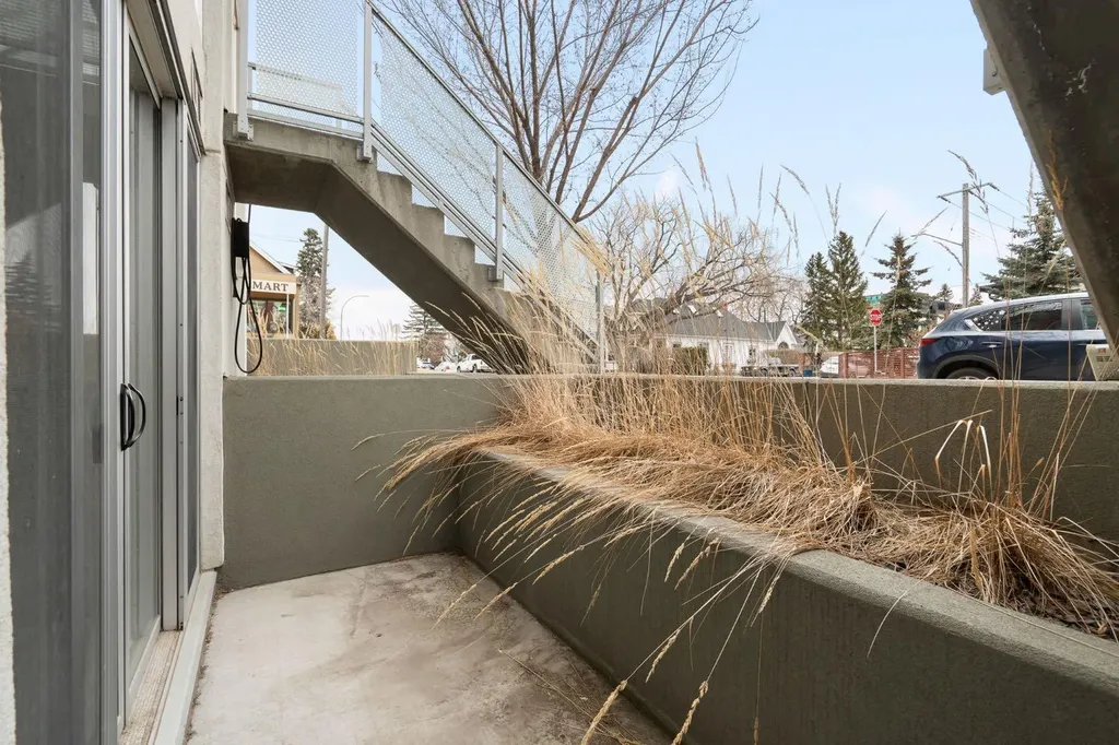 1808 27 Avenue SW Calgary AB T2T 1H1