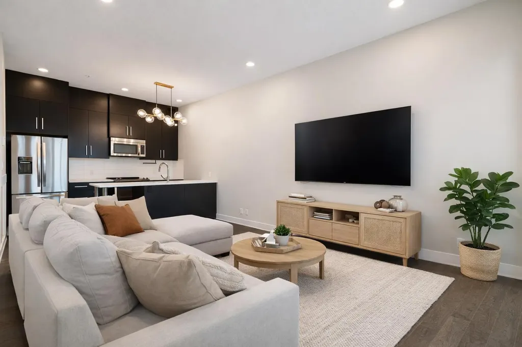 1808 27 Avenue SW Calgary AB T2T 1H1