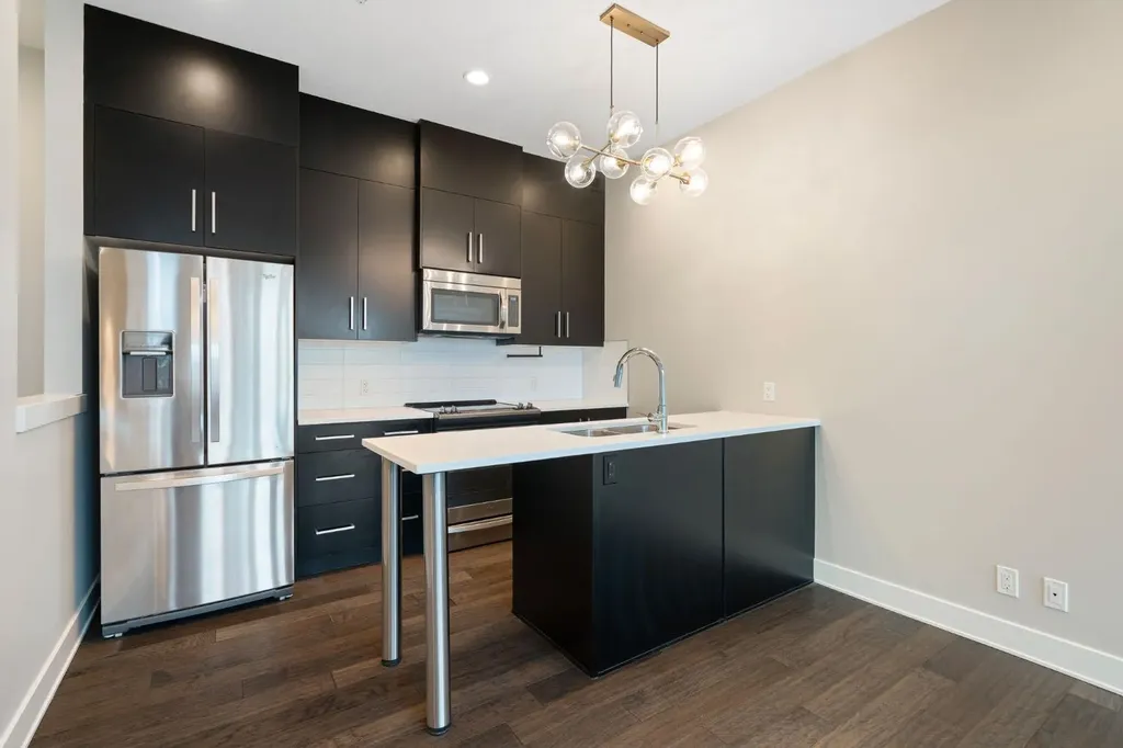 1808 27 Avenue SW Calgary AB T2T 1H1