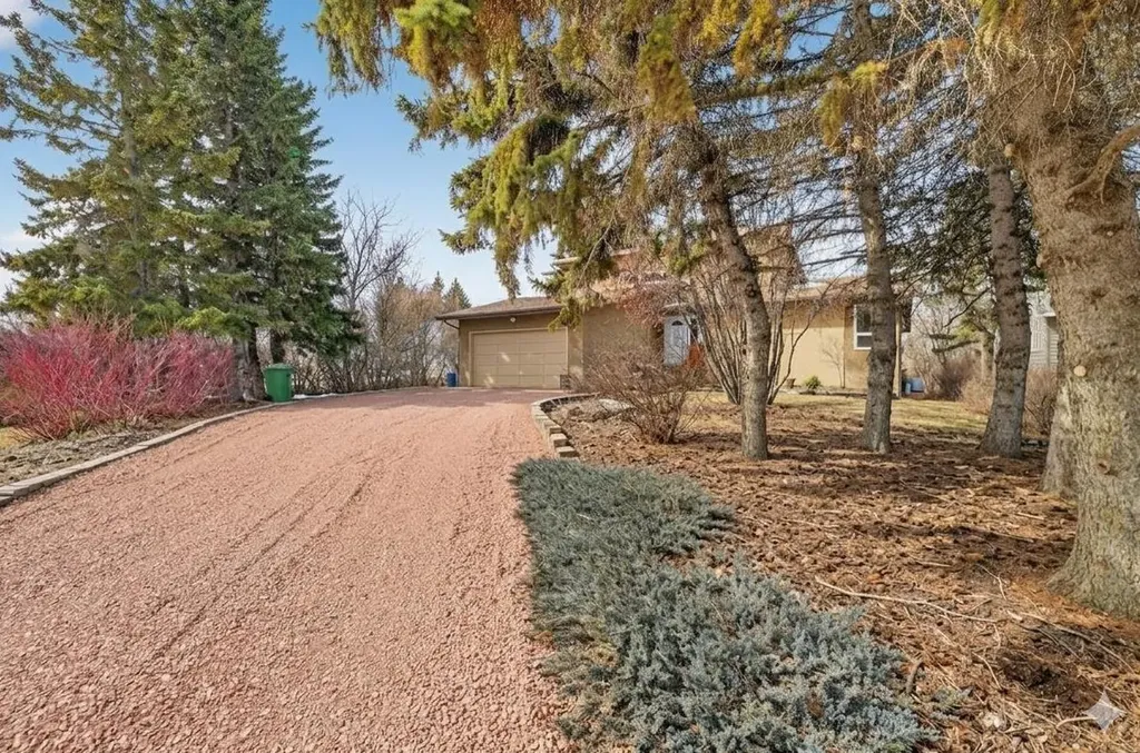 5350 57 Avenue Olds AB T4H 1J4