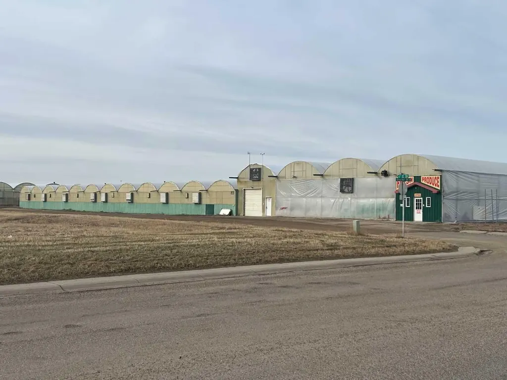 8 6 Street SW Redcliff AB T0J 2P0