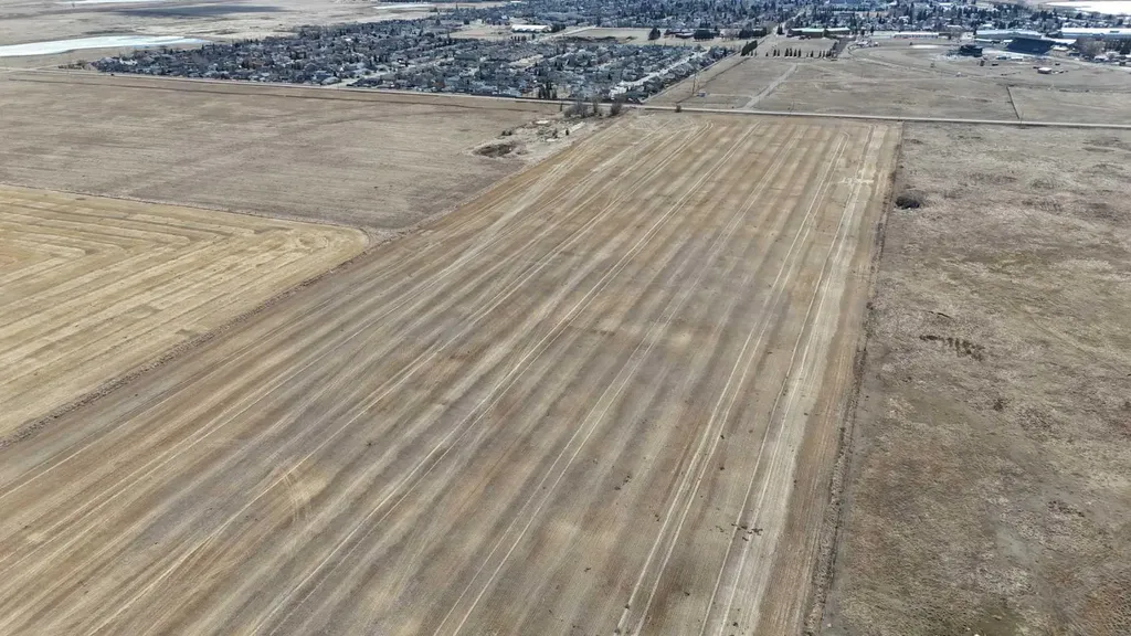 4;25;24;26;SW Township Road 244 Strathmore AB T0J1Y0