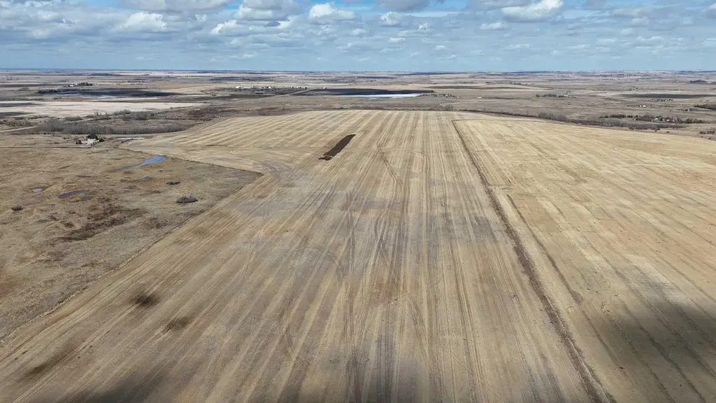 4;25;24;26;SW Township Road 244 Strathmore AB T0J1Y0