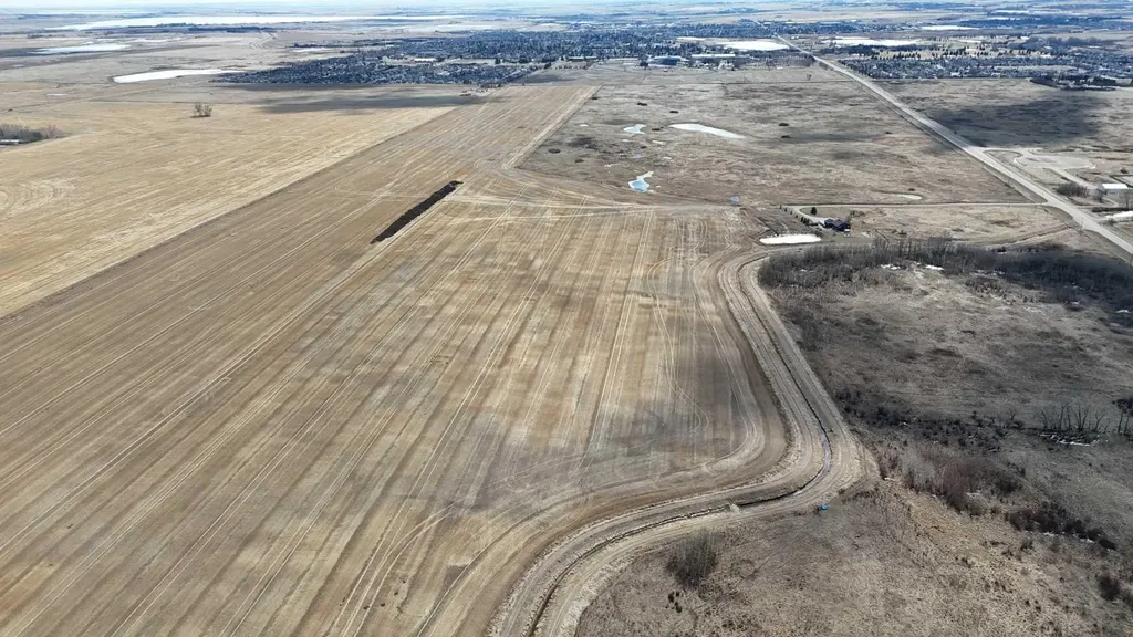 4;25;24;26;SW Township Road 244 Strathmore AB T0J1Y0