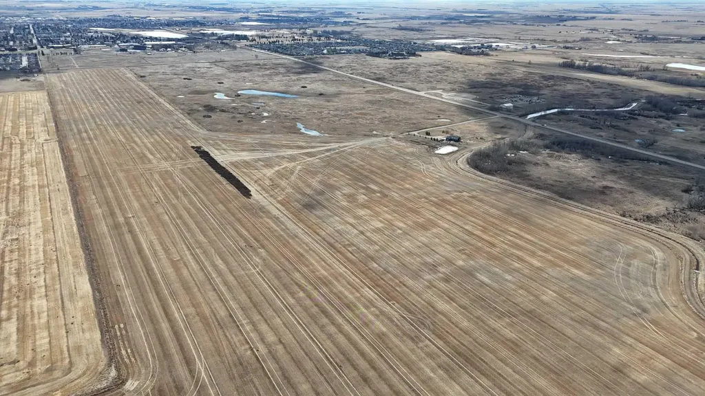 4;25;24;26;SW Township Road 244 Strathmore AB T0J1Y0