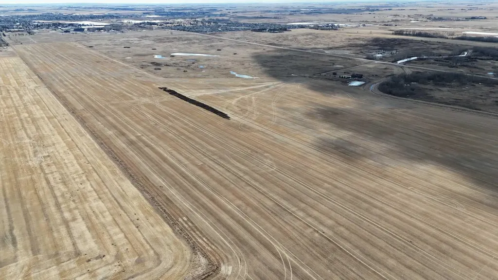 4;25;24;26;SW Township Road 244 Strathmore AB T0J1Y0