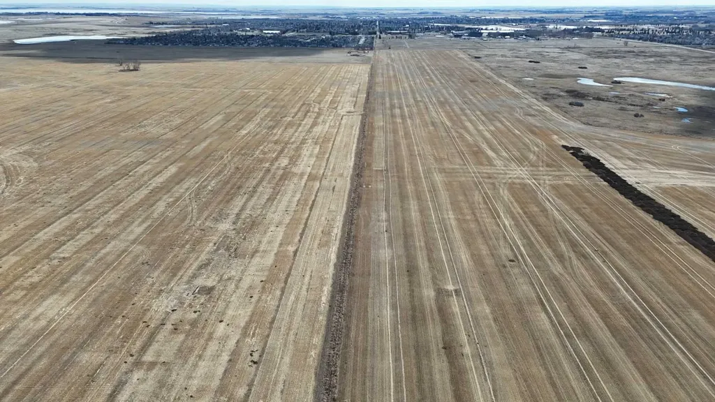 4;25;24;26;SW Township Road 244 Strathmore AB T0J1Y0