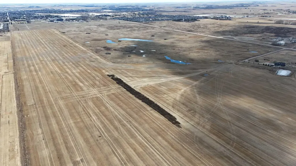 4;25;24;26;SW Township Road 244 Strathmore AB T0J1Y0