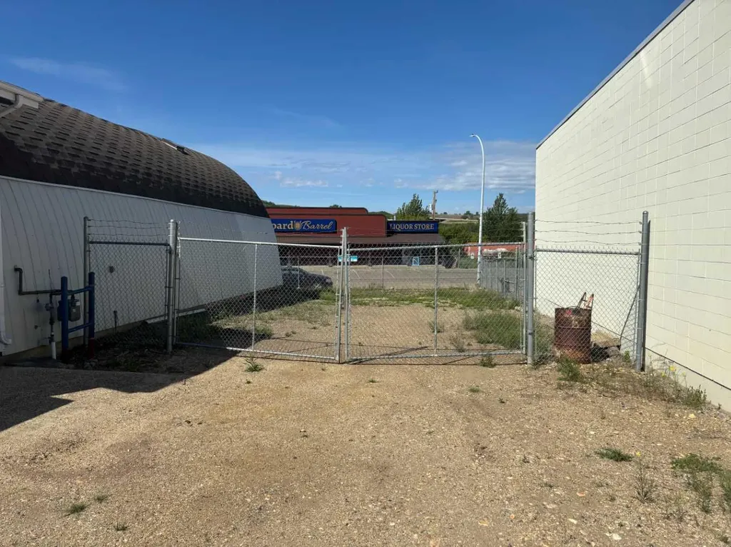 9608 96 Street Peace River AB T8S 1S4