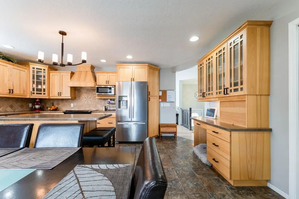 248 5 Street Drumheller AB T0J 2E0