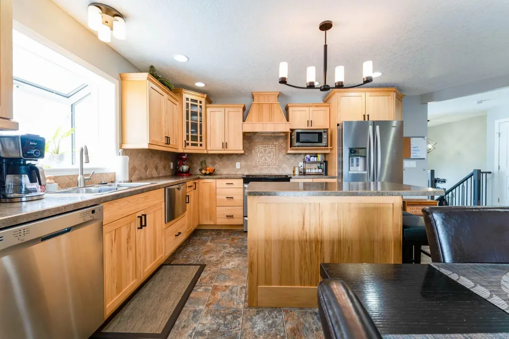 248 5 Street Drumheller AB T0J 2E0