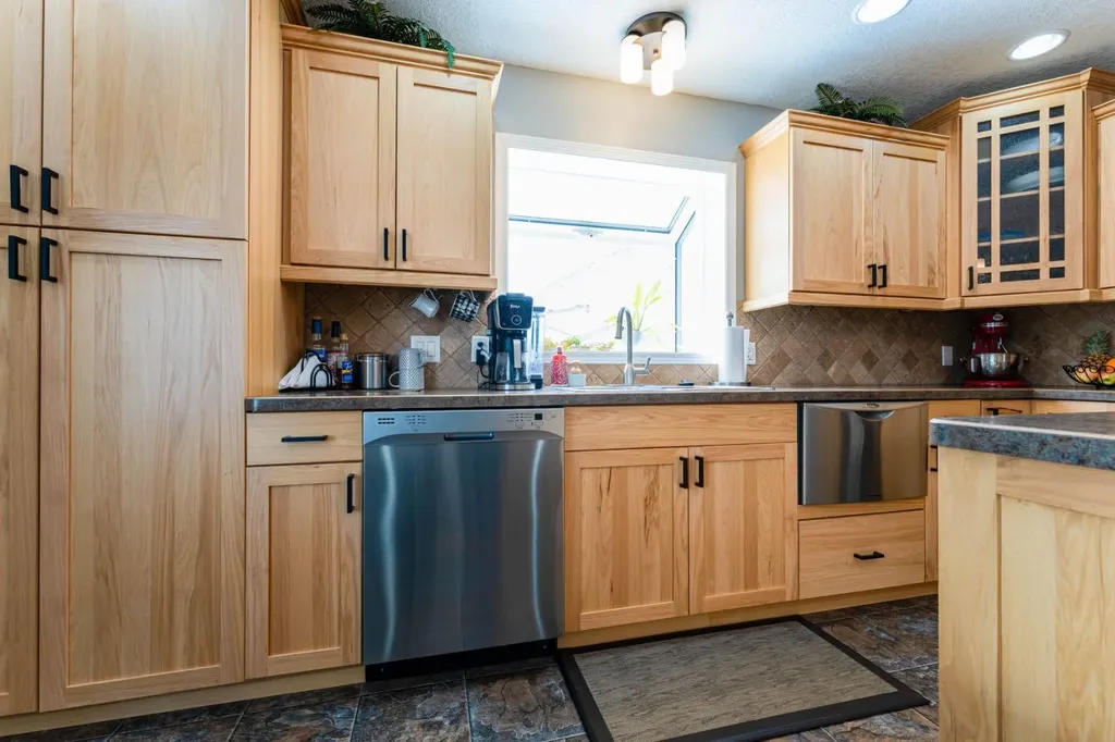 248 5 Street Drumheller AB T0J 2E0