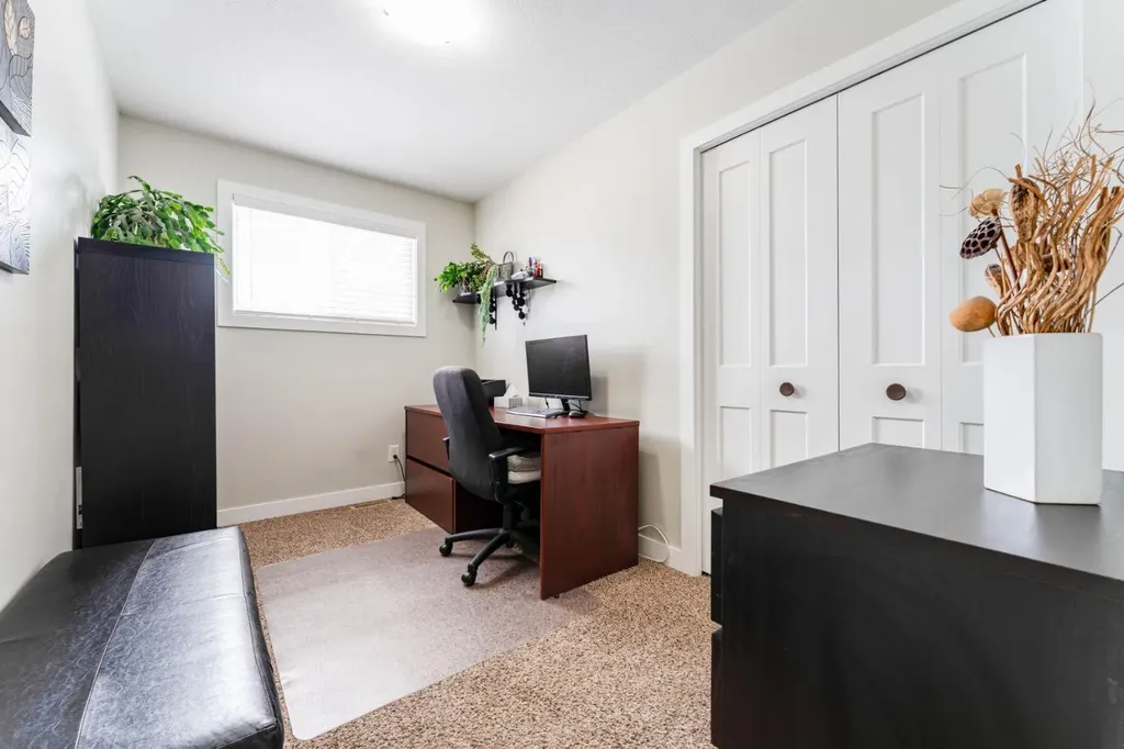 248 5 Street Drumheller AB T0J 2E0
