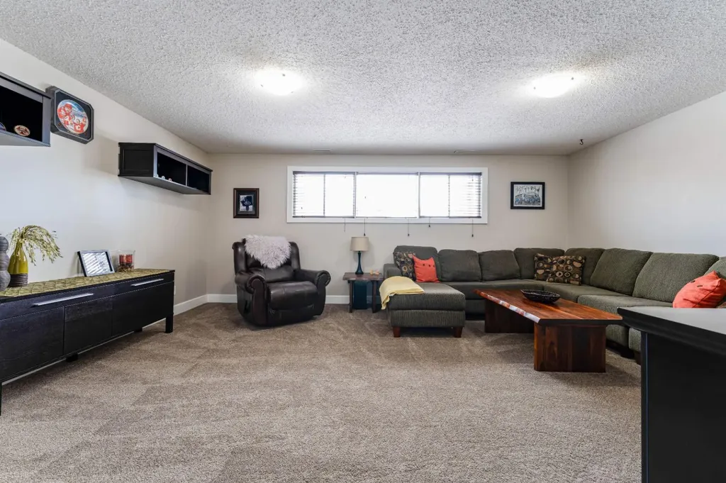 248 5 Street Drumheller AB T0J 2E0