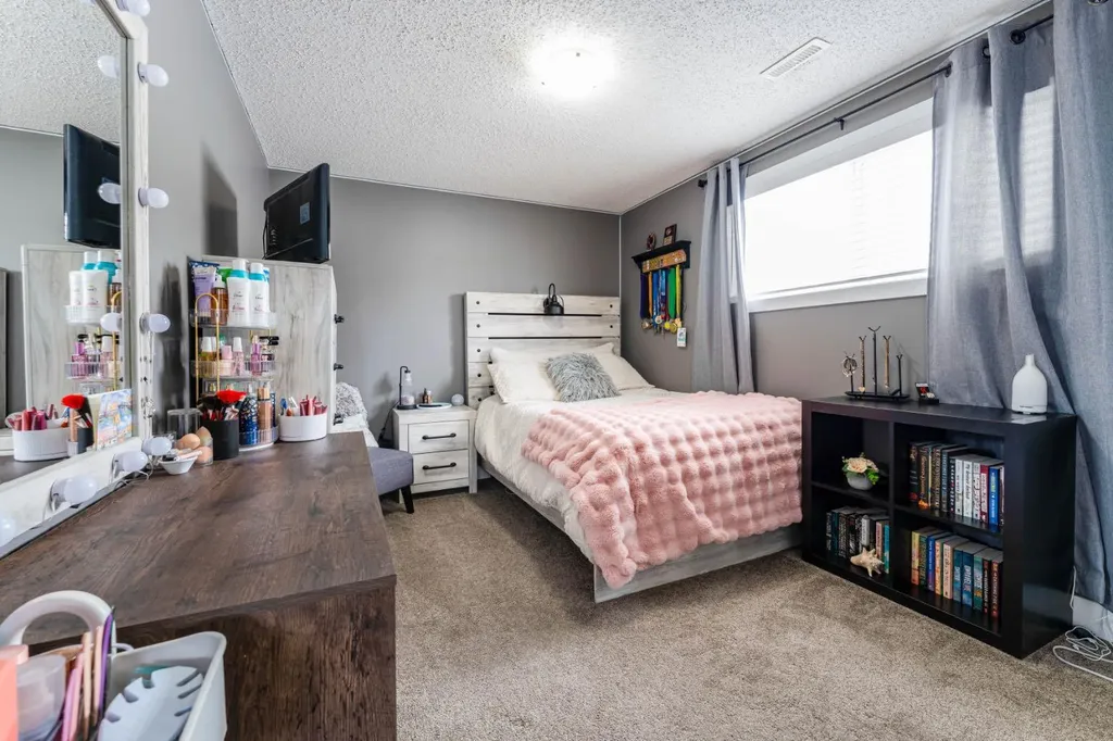 248 5 Street Drumheller AB T0J 2E0