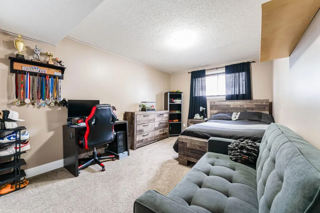 248 5 Street Drumheller AB T0J 2E0