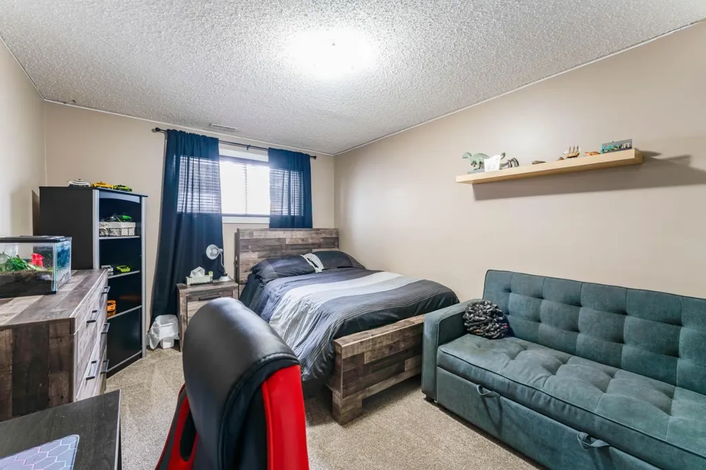 248 5 Street Drumheller AB T0J 2E0